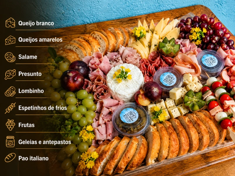 Tabua de frios e frutas
