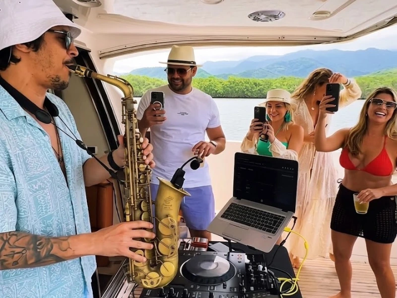 DJ + Saxofonista
